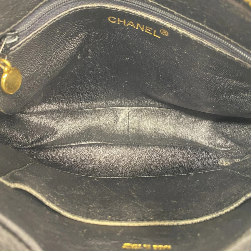 CHANEL Black Lambskin Leather Shoulder Bag - Picture 4 of 10